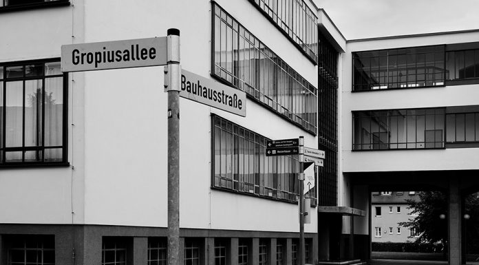 La scuola del Bauhaus nelle fotografie di Stefano Barattini.