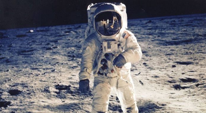 OLTRE IL CIELO. Racconti straordinari con esploratori della Luna e dello Spazio.